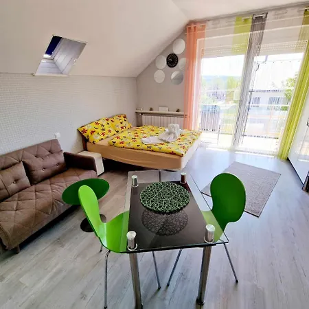 Kiwi Apartmanhaz Apartment *