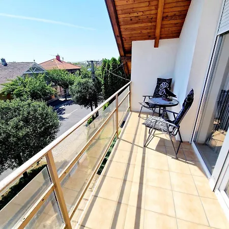 Lägenhet Kiwi Apartmanhaz Hévíz