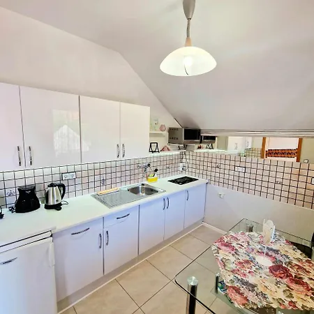 Kiwi Apartmanhaz * Hévíz