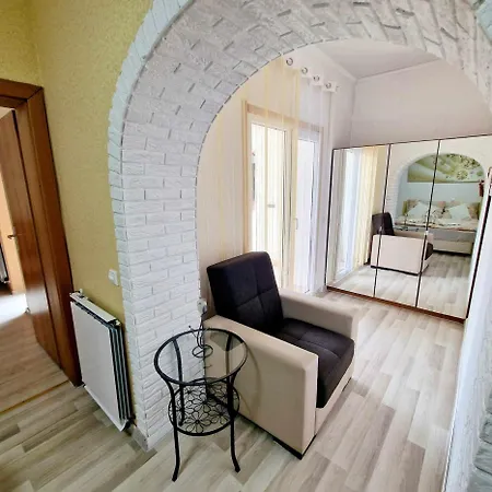 Lägenhet Kiwi Apartmanhaz *