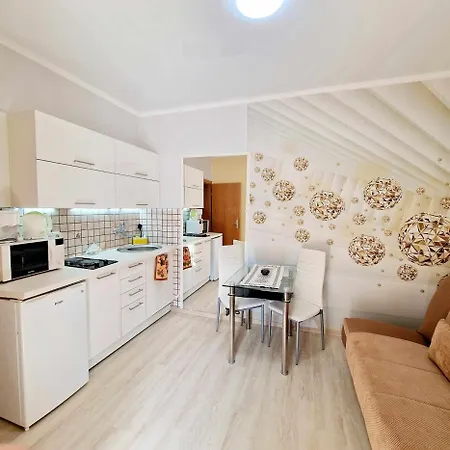 Kiwi Apartmanhaz * Hévíz