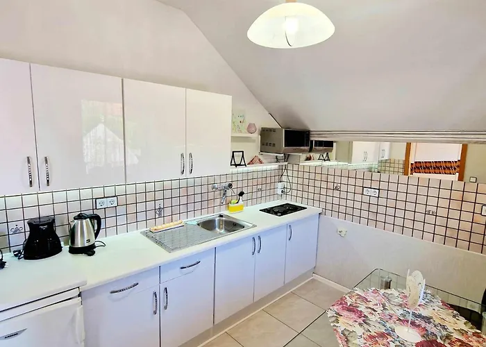 Kiwi Apartmanhaz * Heviz